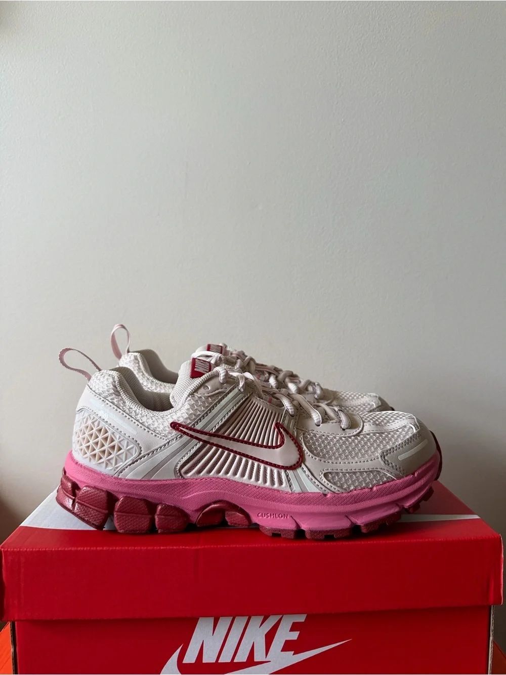 Nike Vomero 5 GS Silt Red HF6998-601 Size 5.5Y